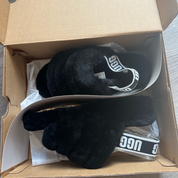 BRAND NEW UGG FLUFF YEAH SLIDES - Picture 2 of 5